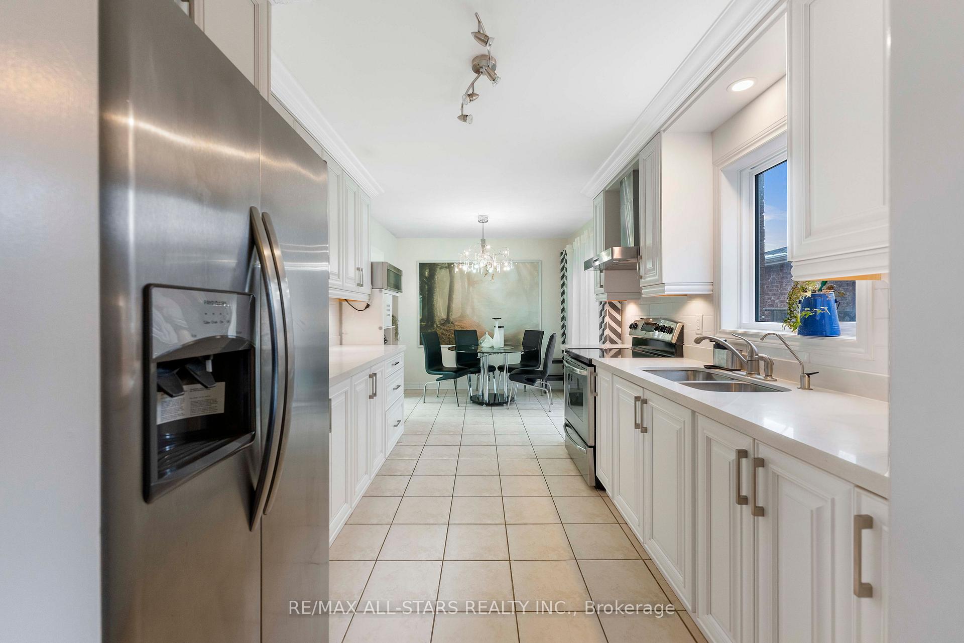 Photo 10 of 39 Kyle Crescent, Georgina, Keswick North — HOMEH