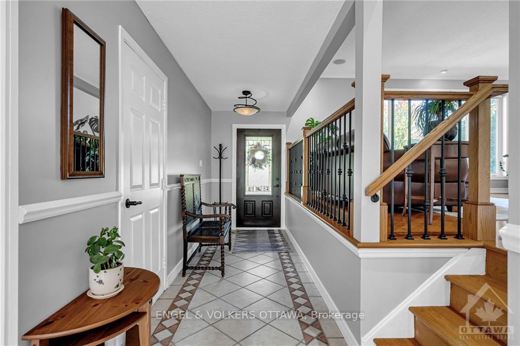 Photo 3 of 22 Stroughton Crescent, Ottawa, Munster — HOMEH