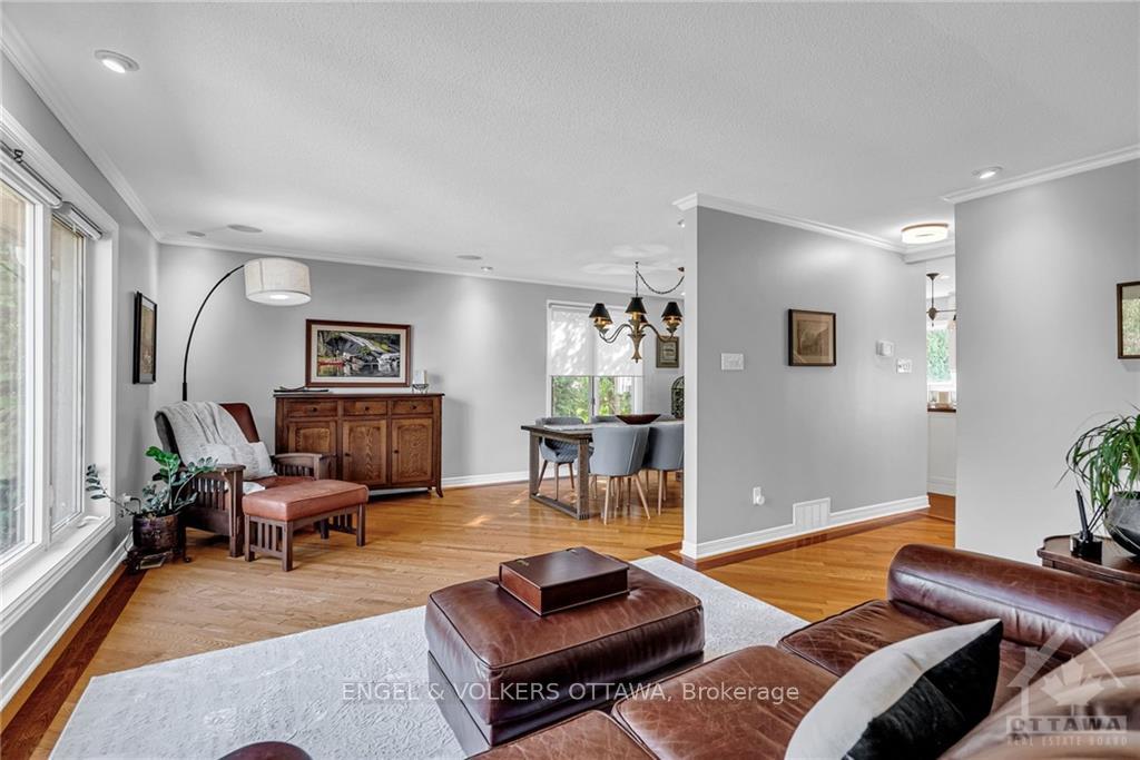 Photo 4 of 22 Stroughton Crescent, Ottawa, Munster — HOMEH