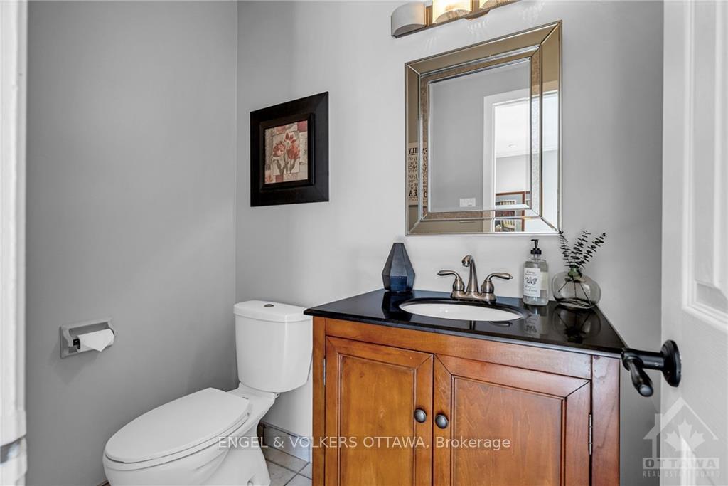 Photo 12 of 22 Stroughton Crescent, Ottawa, Munster — HOMEH