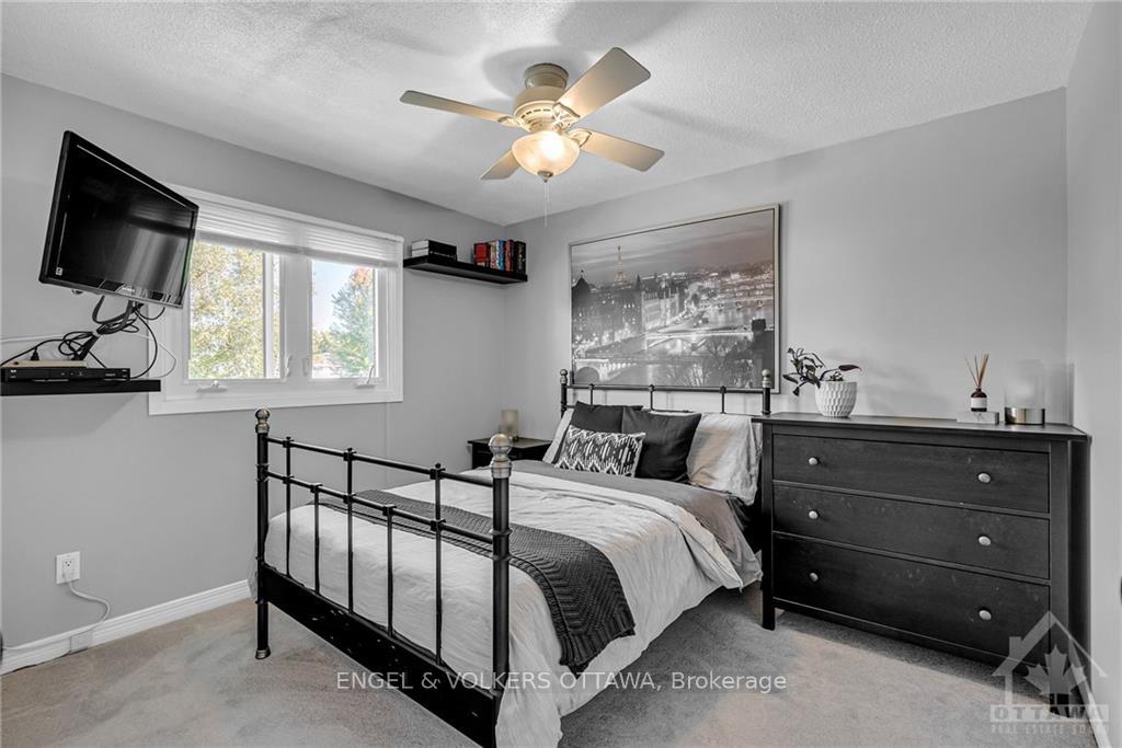 Photo 13 of 22 Stroughton Crescent, Ottawa, Munster — HOMEH