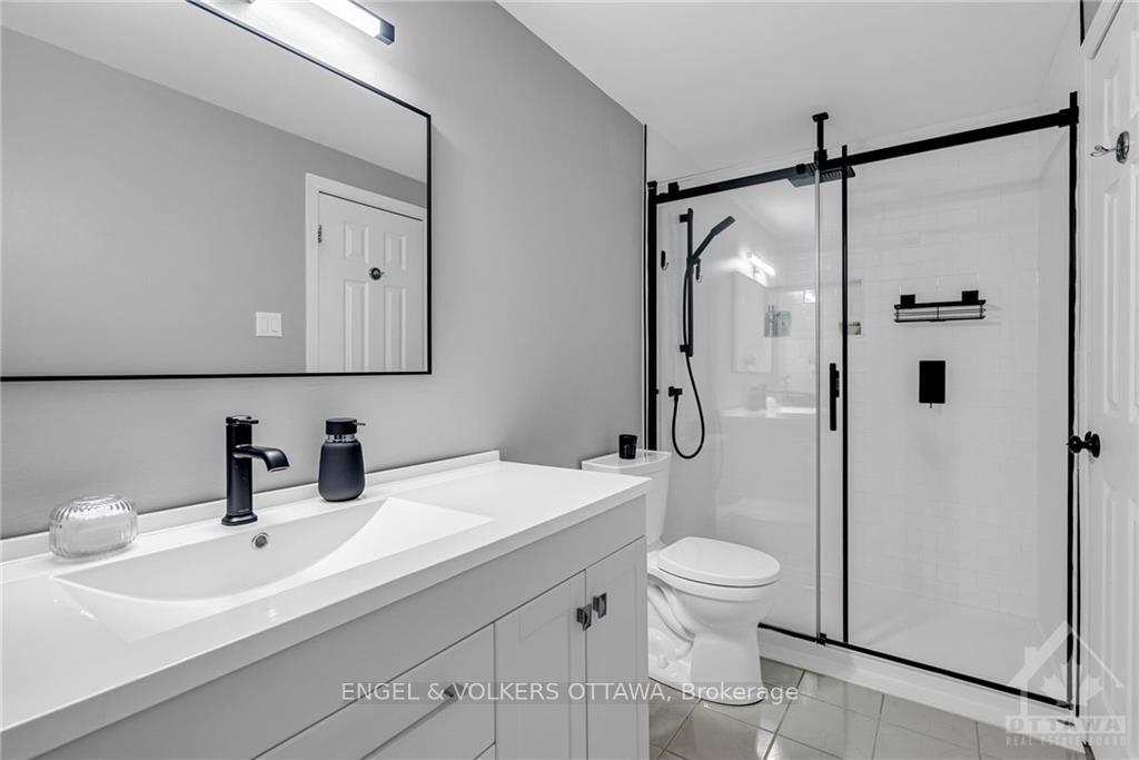 Photo 17 of 22 Stroughton Crescent, Ottawa, Munster — HOMEH