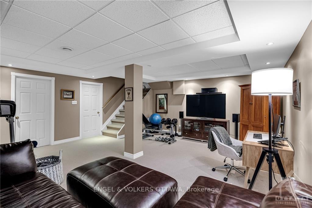 Photo 22 of 22 Stroughton Crescent, Ottawa, Munster — HOMEH