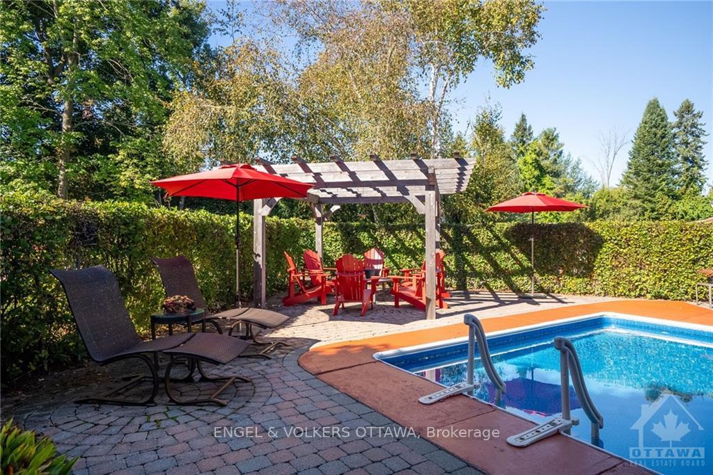 Photo 28 of 22 Stroughton Crescent, Ottawa, Munster — HOMEH