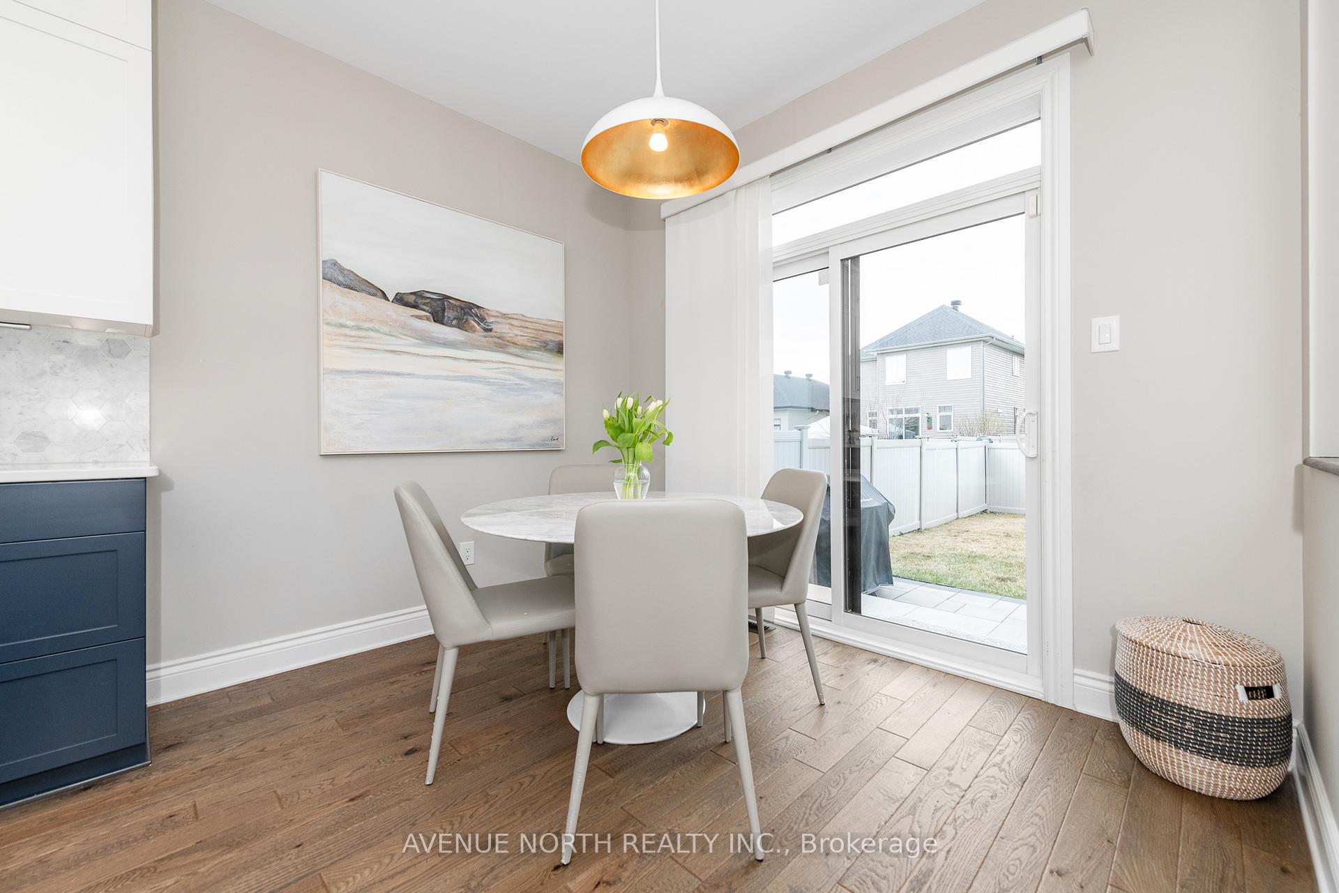 Photo 9 of 713 Carnelian Crescent, Ottawa, Riverside South/Gloucester Glen — HOMEH