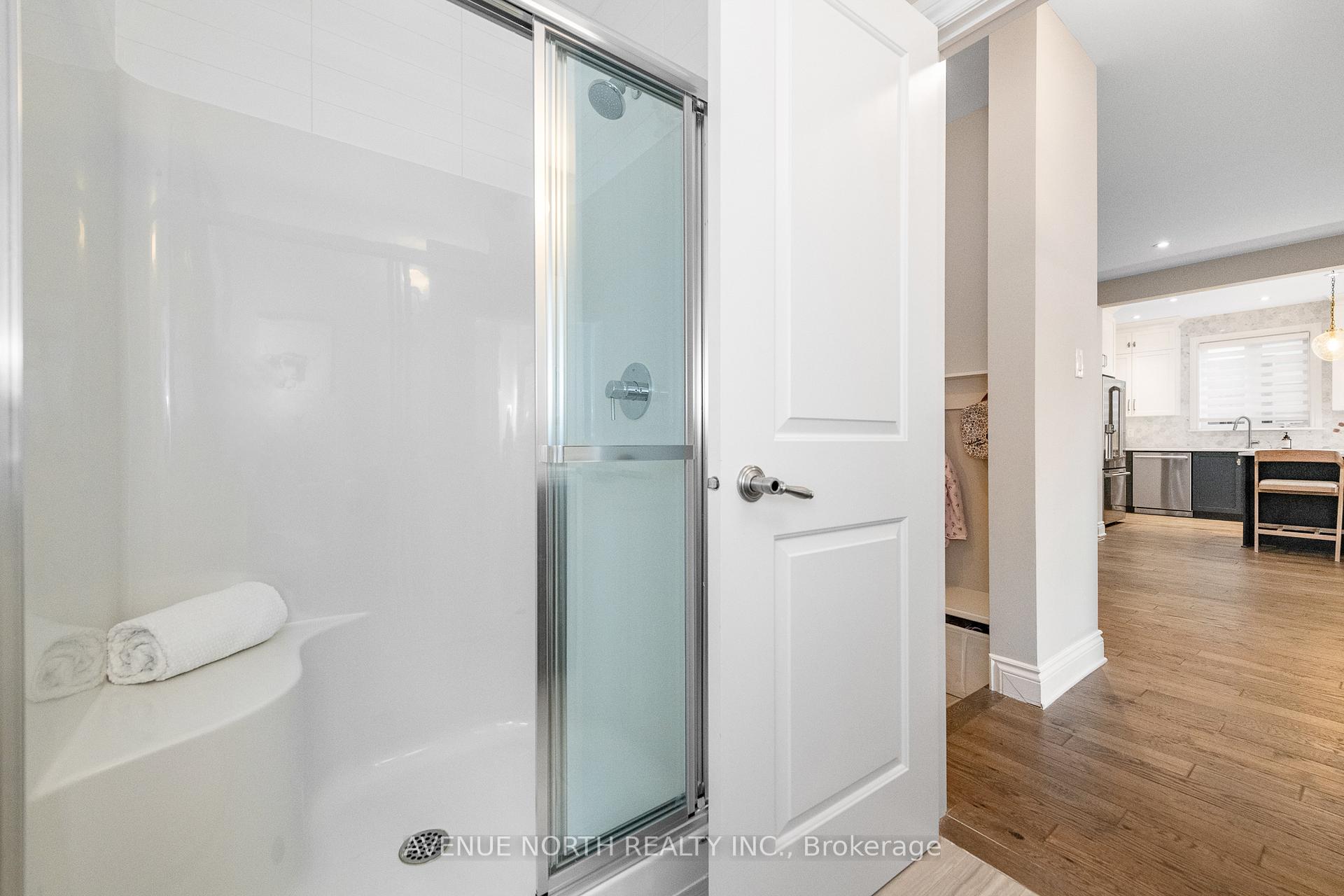 Photo 14 of 713 Carnelian Crescent, Ottawa, Riverside South/Gloucester Glen — HOMEH
