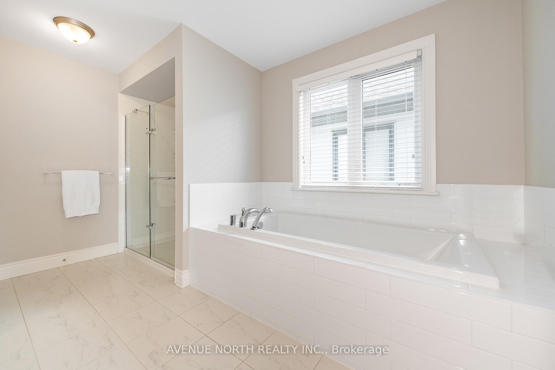 Photo 19 of 713 Carnelian Crescent, Ottawa, Riverside South/Gloucester Glen — HOMEH