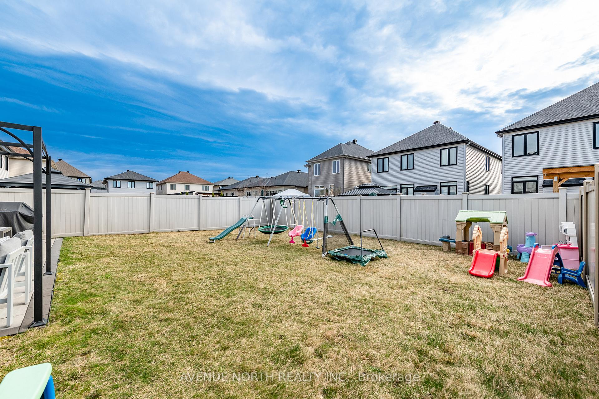 Photo 37 of 713 Carnelian Crescent, Ottawa, Riverside South/Gloucester Glen — HOMEH