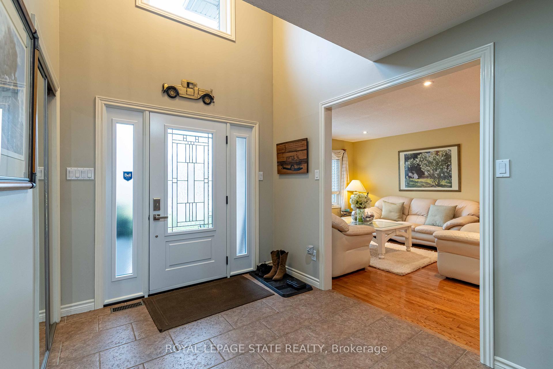 Photo 4 of 46 Hawkswood Trail, Hamilton, Carpenter — HOMEH