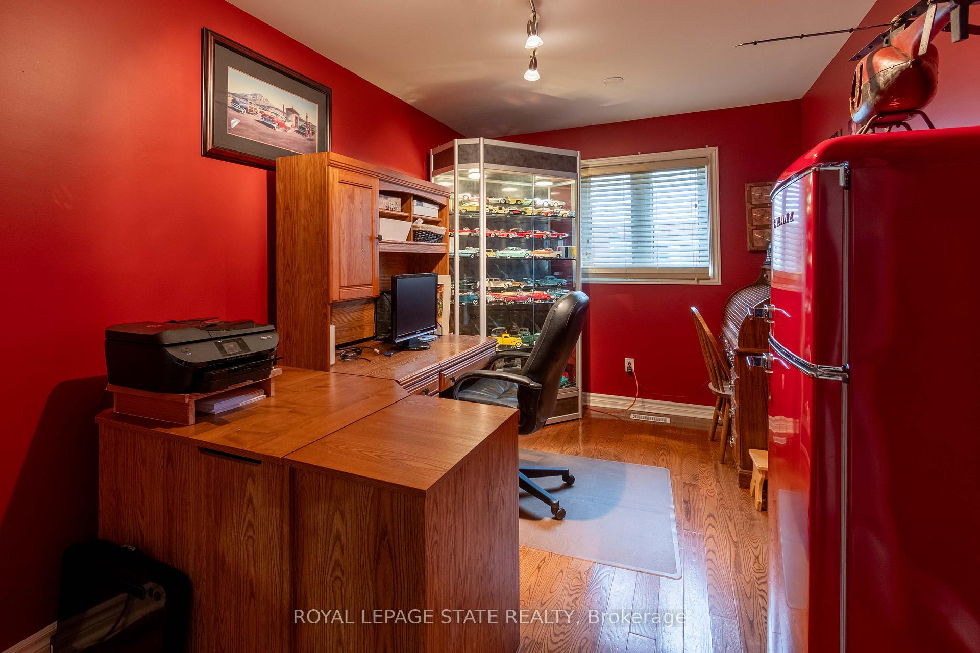 Photo 13 of 46 Hawkswood Trail, Hamilton, Carpenter — HOMEH