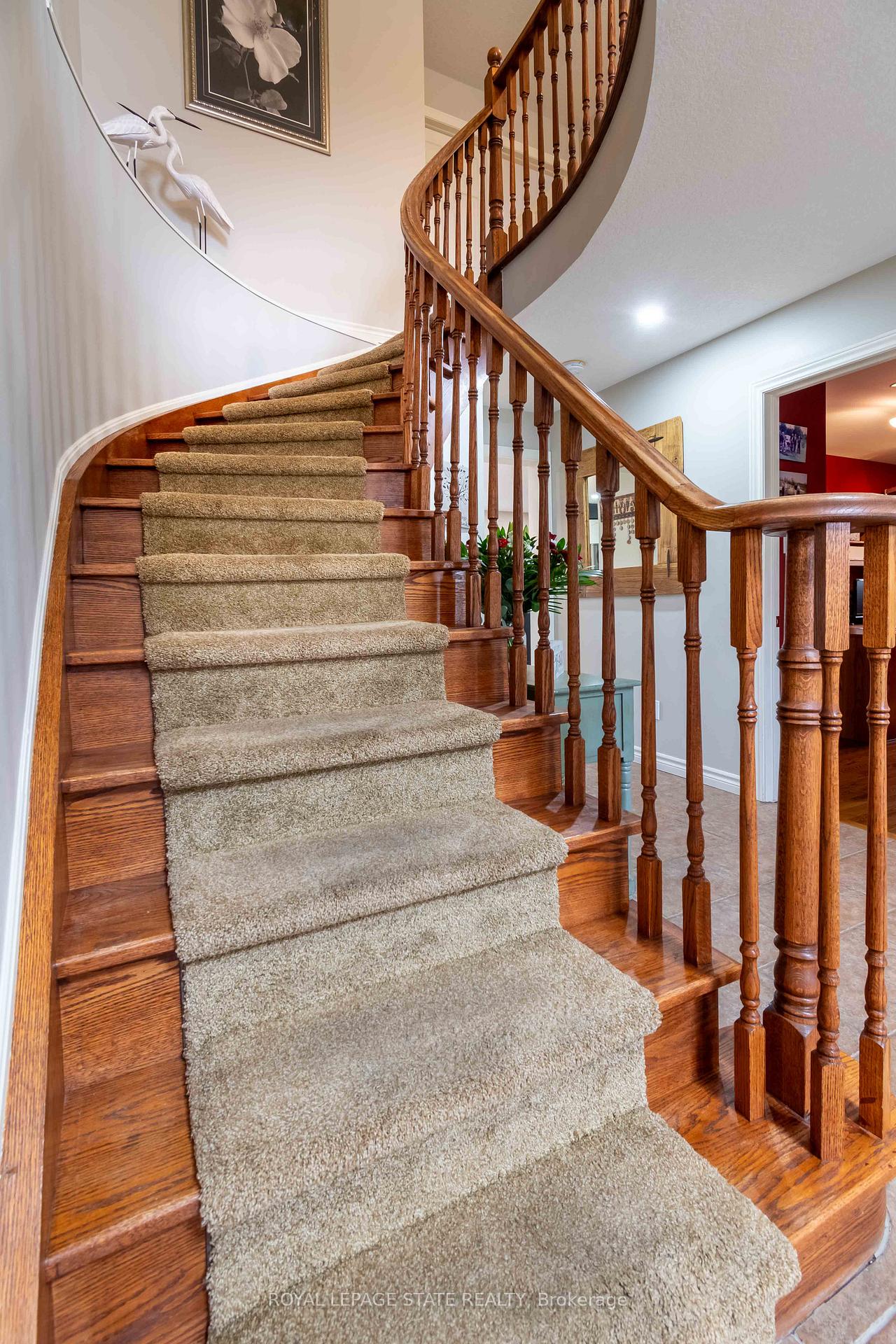 Photo 26 of 46 Hawkswood Trail, Hamilton, Carpenter — HOMEH