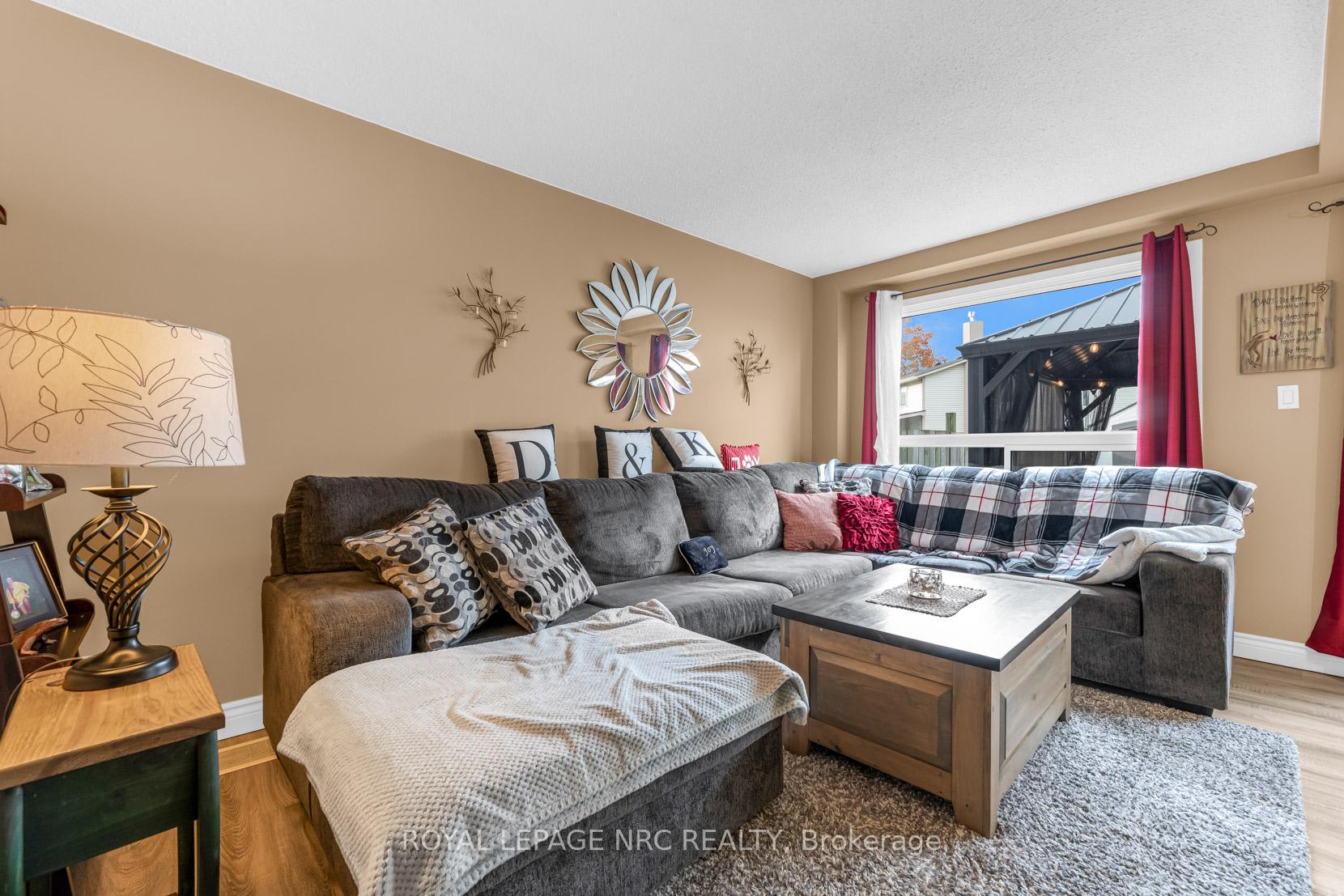 Photo 10 of 98 Memorial Avenue, Hamilton, Stoney Creek — HOMEH