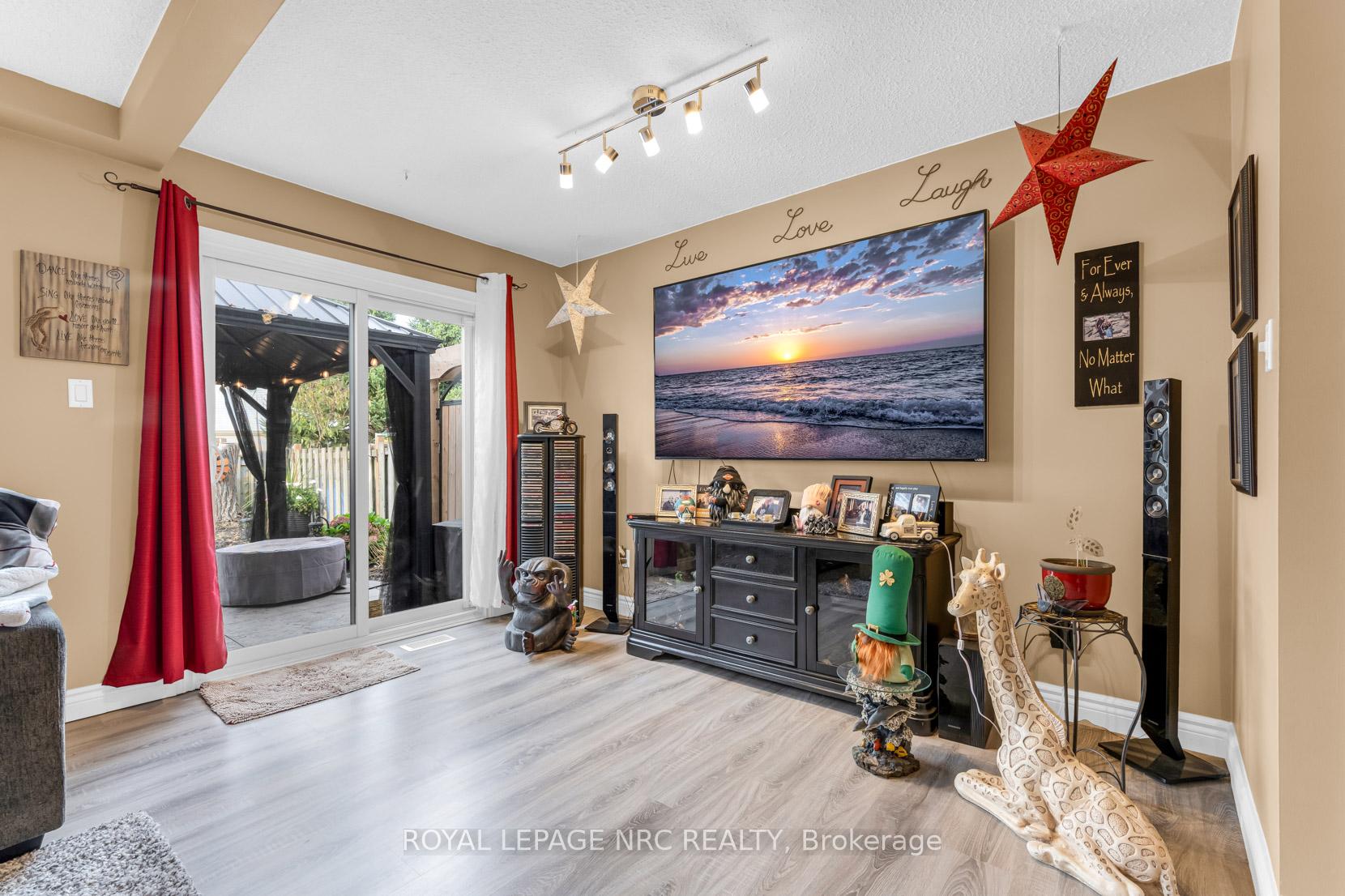 Photo 11 of 98 Memorial Avenue, Hamilton, Stoney Creek — HOMEH