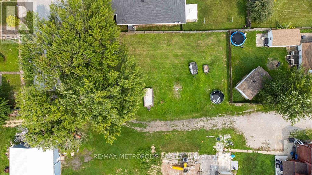 Photo 5 of 75 Dell Street, Chatham-Kent — HOMEH