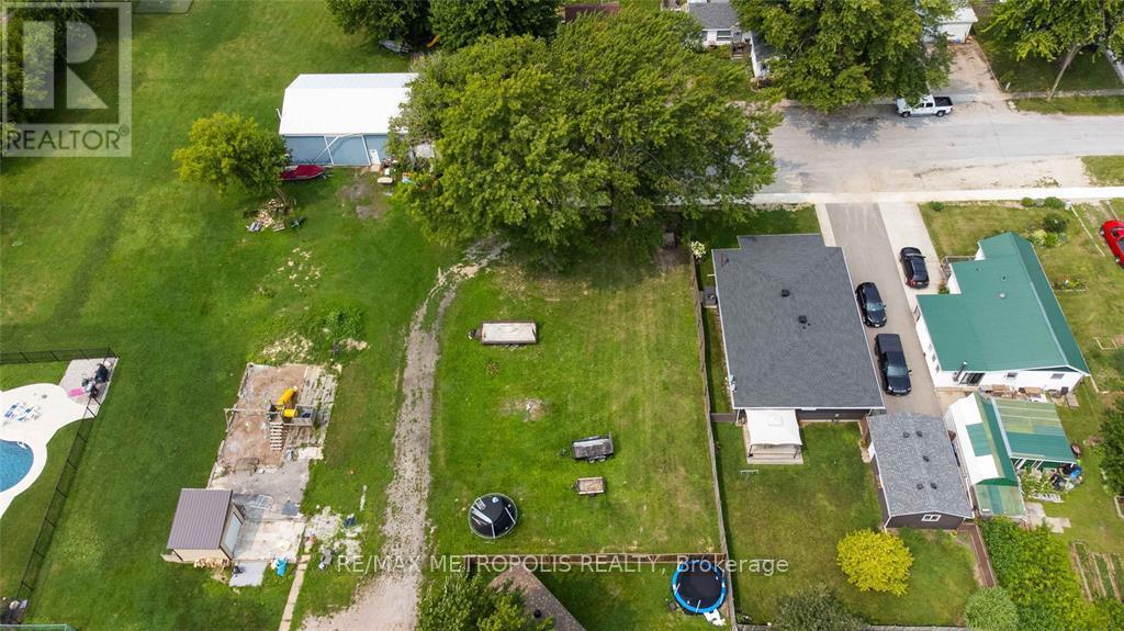 Photo 6 of 75 Dell Street, Chatham-Kent — HOMEH