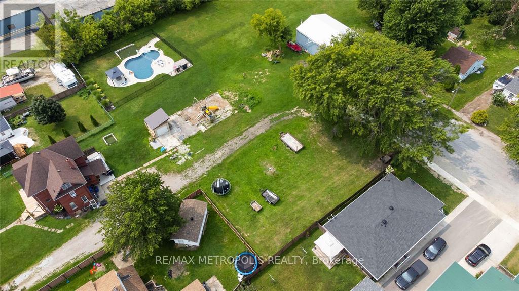 Photo 8 of 75 Dell Street, Chatham-Kent — HOMEH