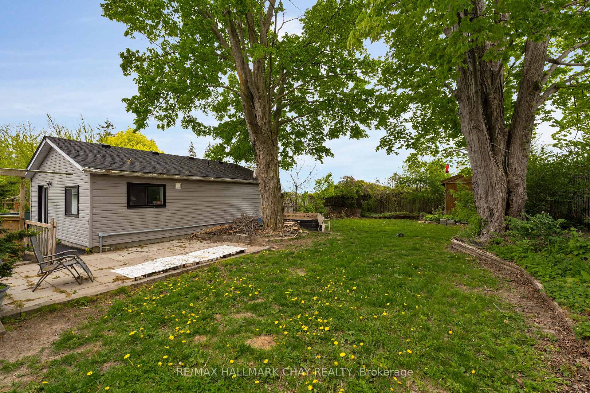 Photo 4 of 168 Toronto Street, Barrie, Queen's Park — HOMEH