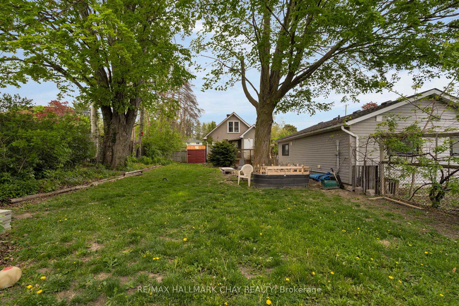 Photo 5 of 168 Toronto Street, Barrie, Queen's Park — HOMEH
