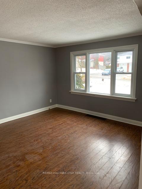 Photo 9 of 168 Toronto Street, Barrie, Queen's Park — HOMEH