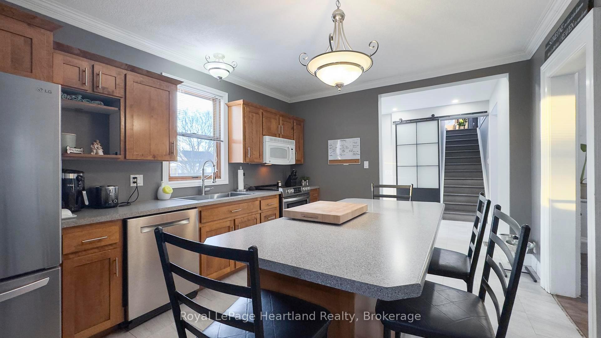 Photo 7 of 150 Palmerston Street, Goderich, Goderich (Town) — HOMEH