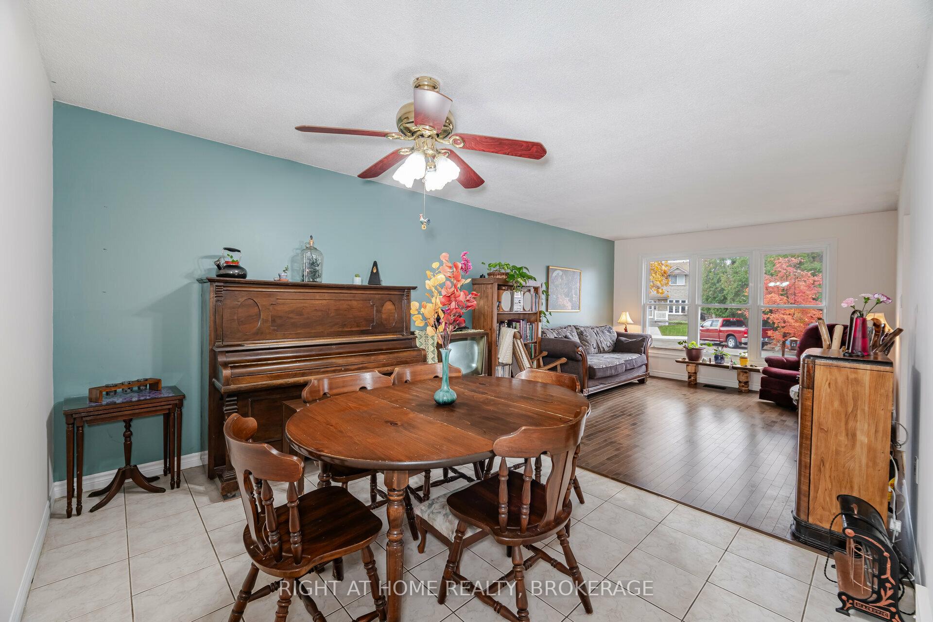 Photo 10 of 51 Monteagle Court, Hamilton, Gurnett — HOMEH