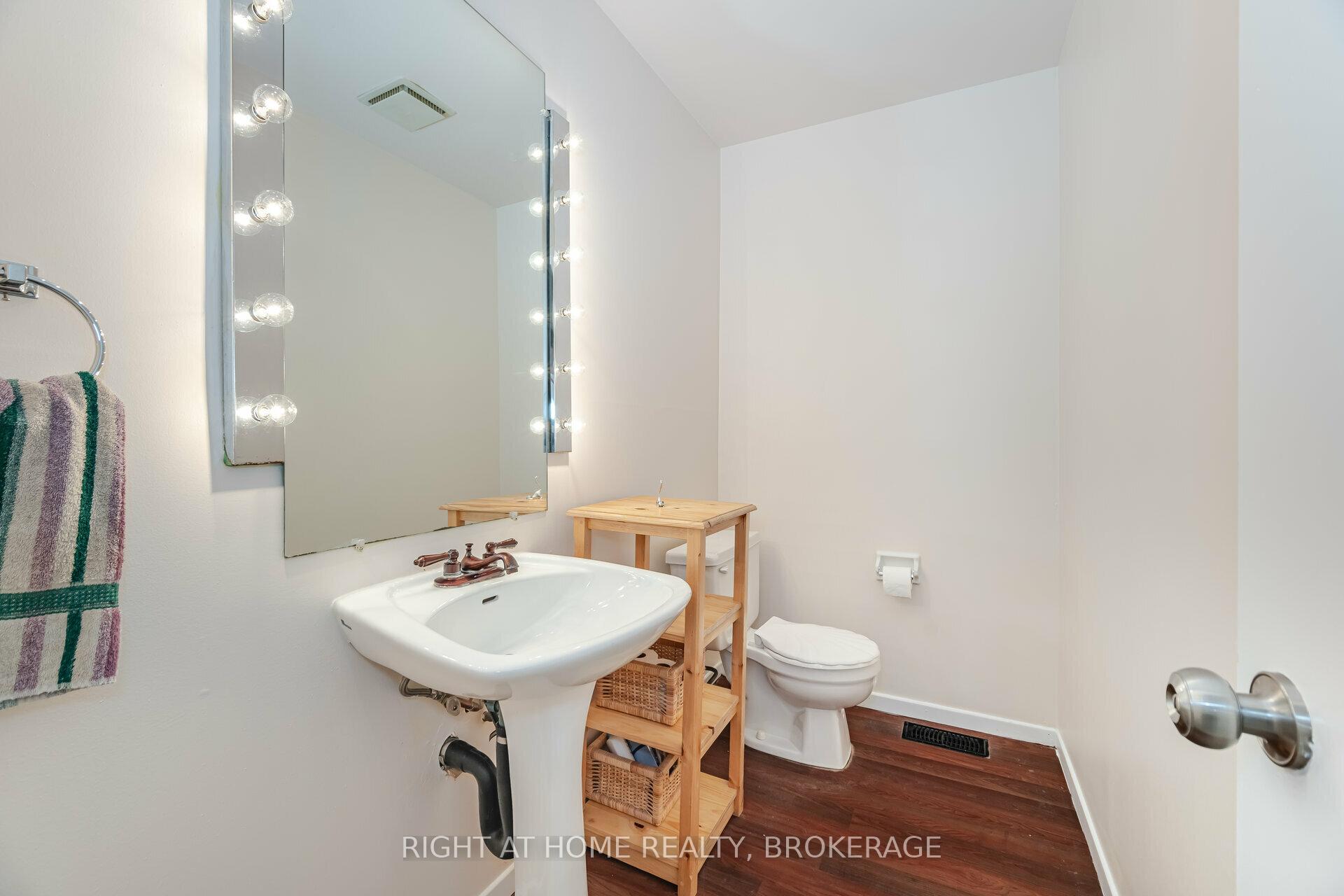Photo 16 of 51 Monteagle Court, Hamilton, Gurnett — HOMEH