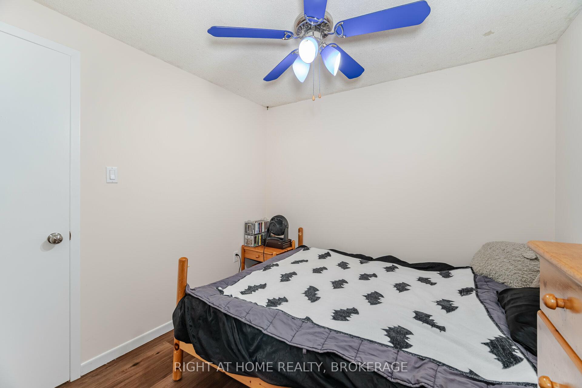 Photo 42 of 51 Monteagle Court, Hamilton, Gurnett — HOMEH