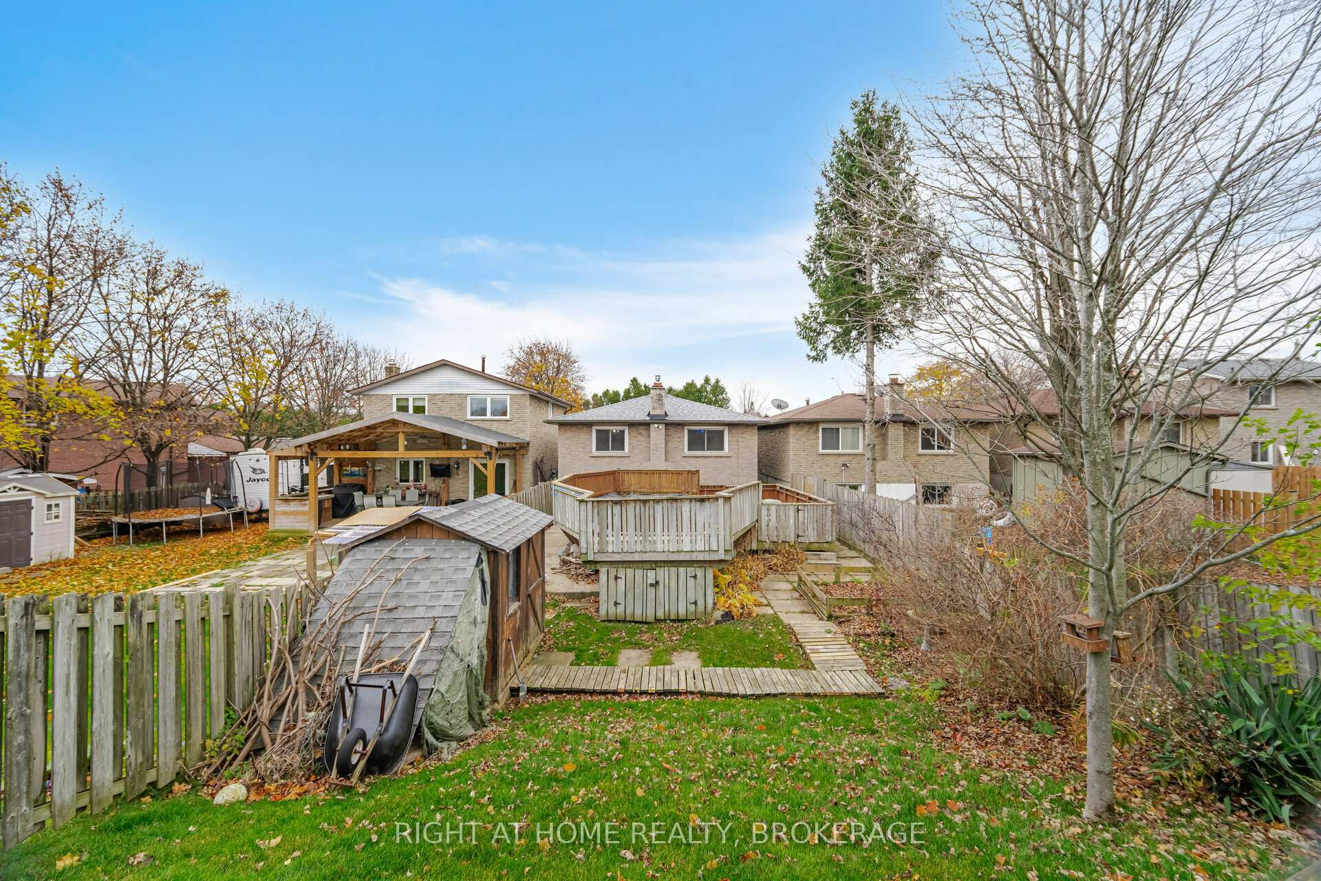 Photo 59 of 51 Monteagle Court, Hamilton, Gurnett — HOMEH