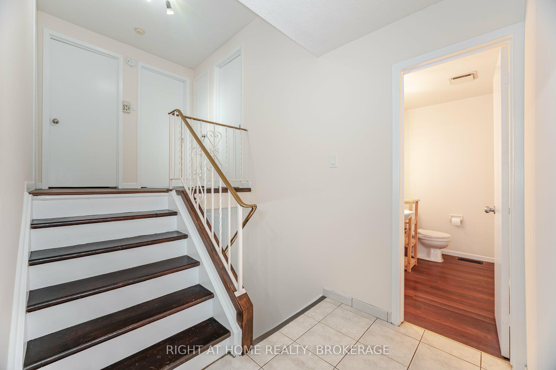 Photo 36 of 51 Monteagle Court, Hamilton, Gurnett — HOMEH