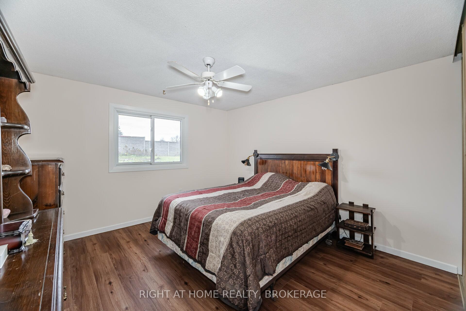 Photo 37 of 51 Monteagle Court, Hamilton, Gurnett — HOMEH