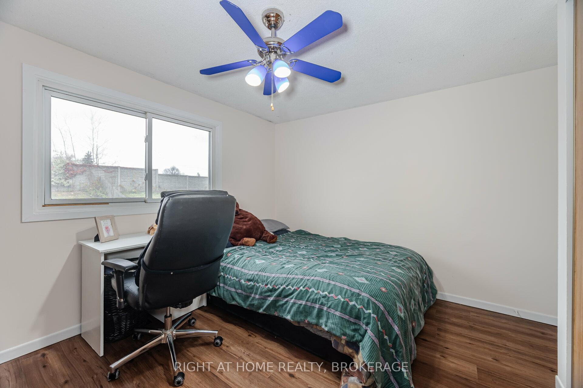 Photo 40 of 51 Monteagle Court, Hamilton, Gurnett — HOMEH