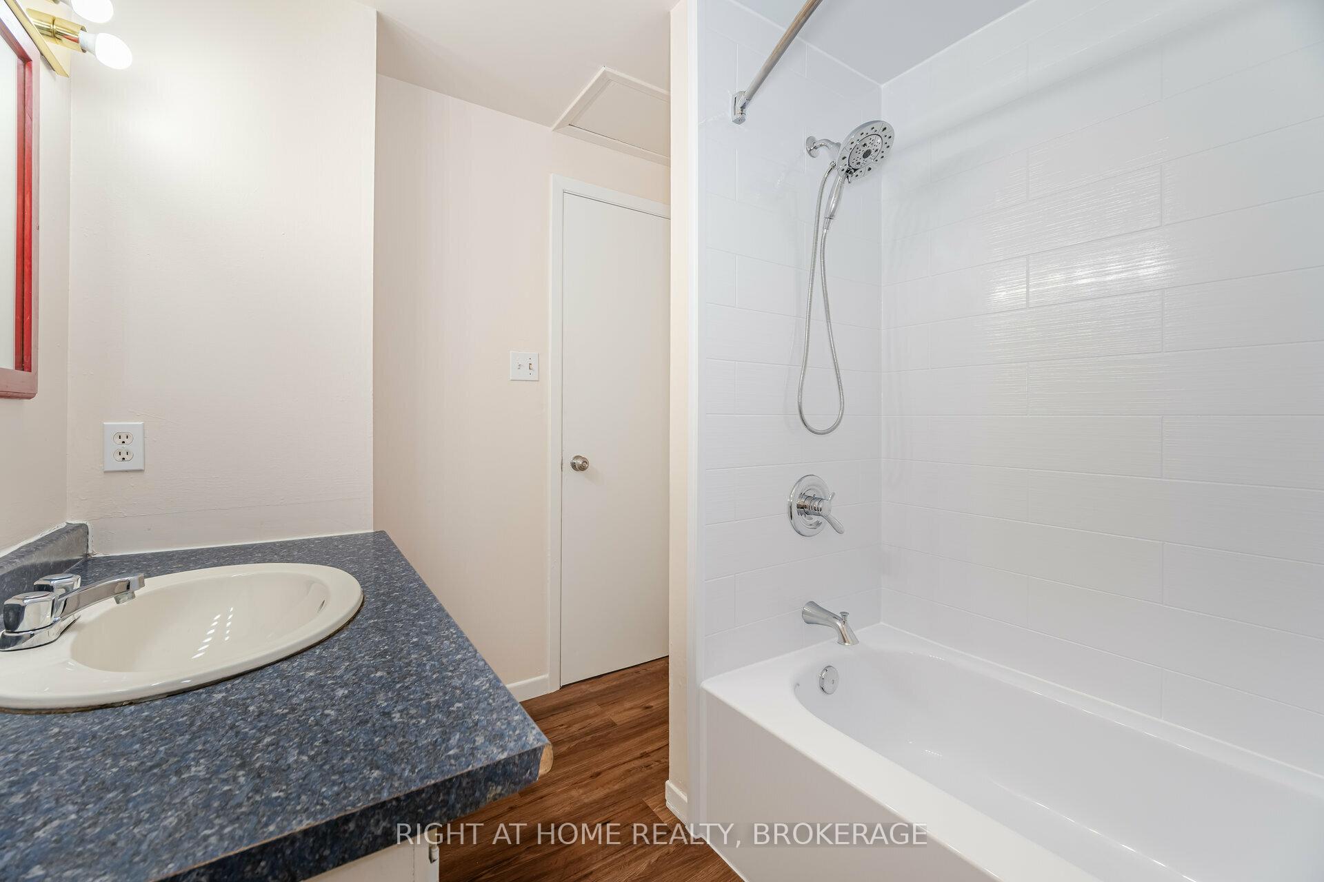 Photo 64 of 51 Monteagle Court, Hamilton, Gurnett — HOMEH