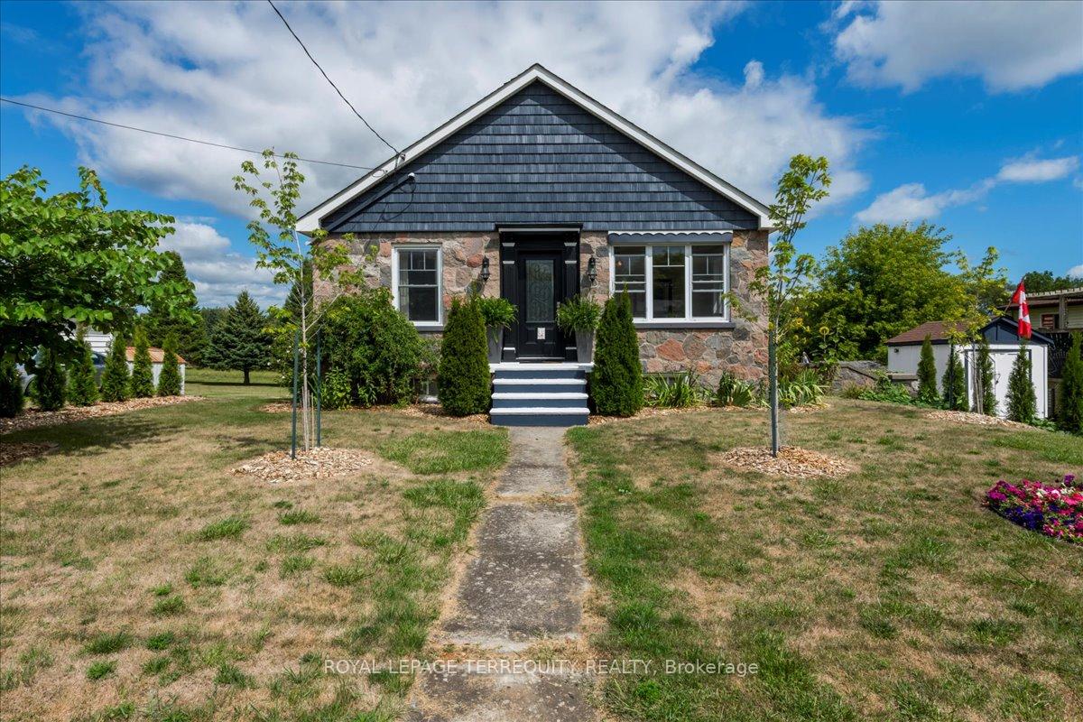 Photo 2 of 26 Durham Street N, Cramahe, Colborne — HOMEH