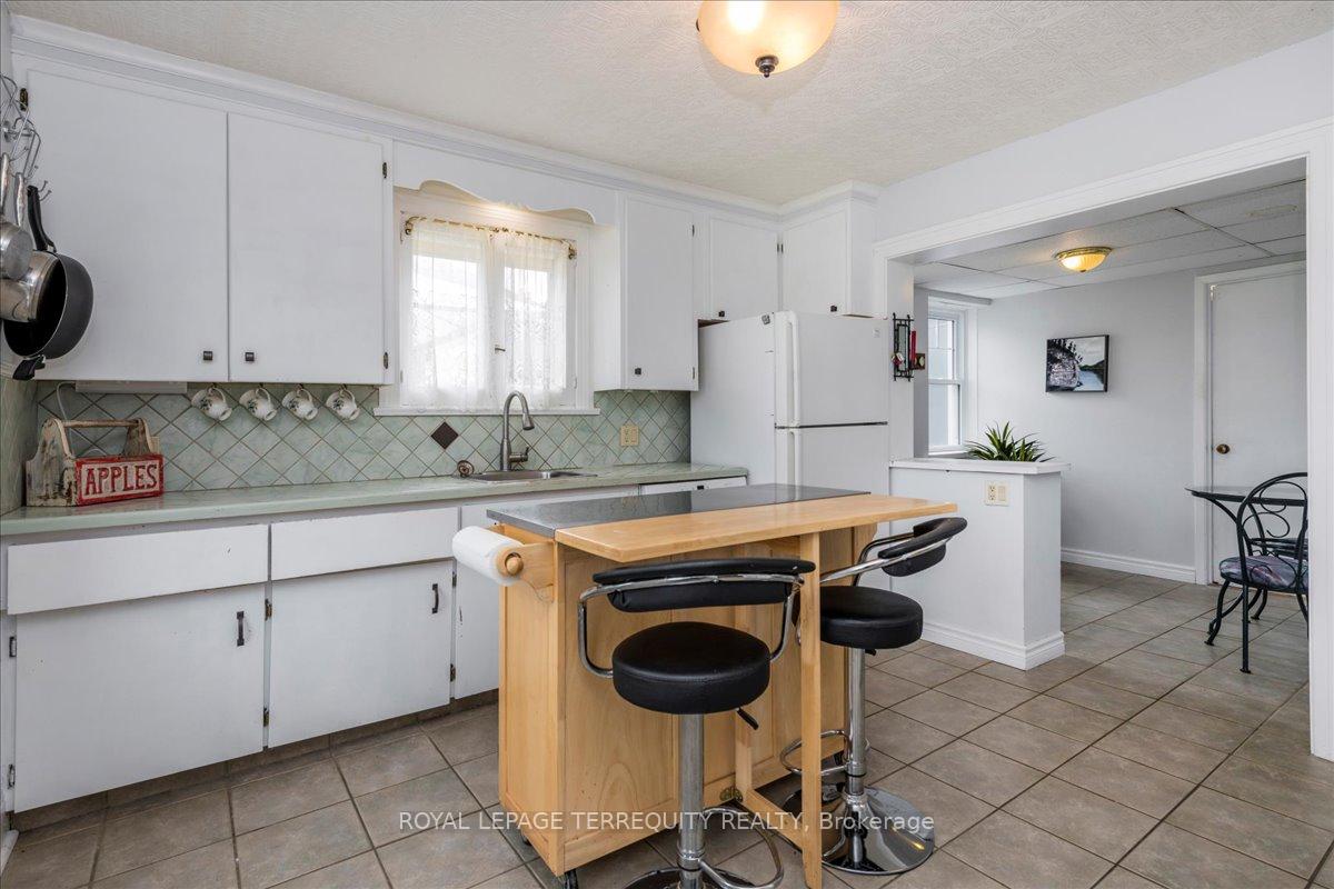 Photo 8 of 26 Durham Street N, Cramahe, Colborne — HOMEH
