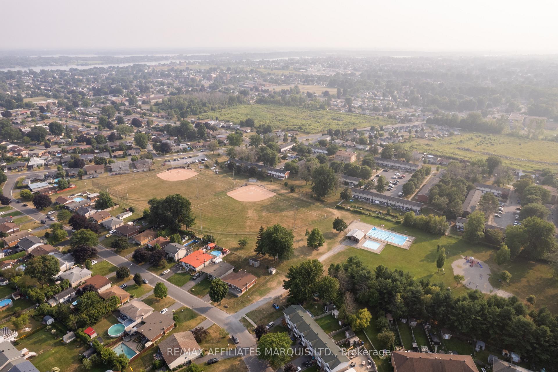 Photo 7 of 617 Fraser Avenue, Cornwall — HOMEH