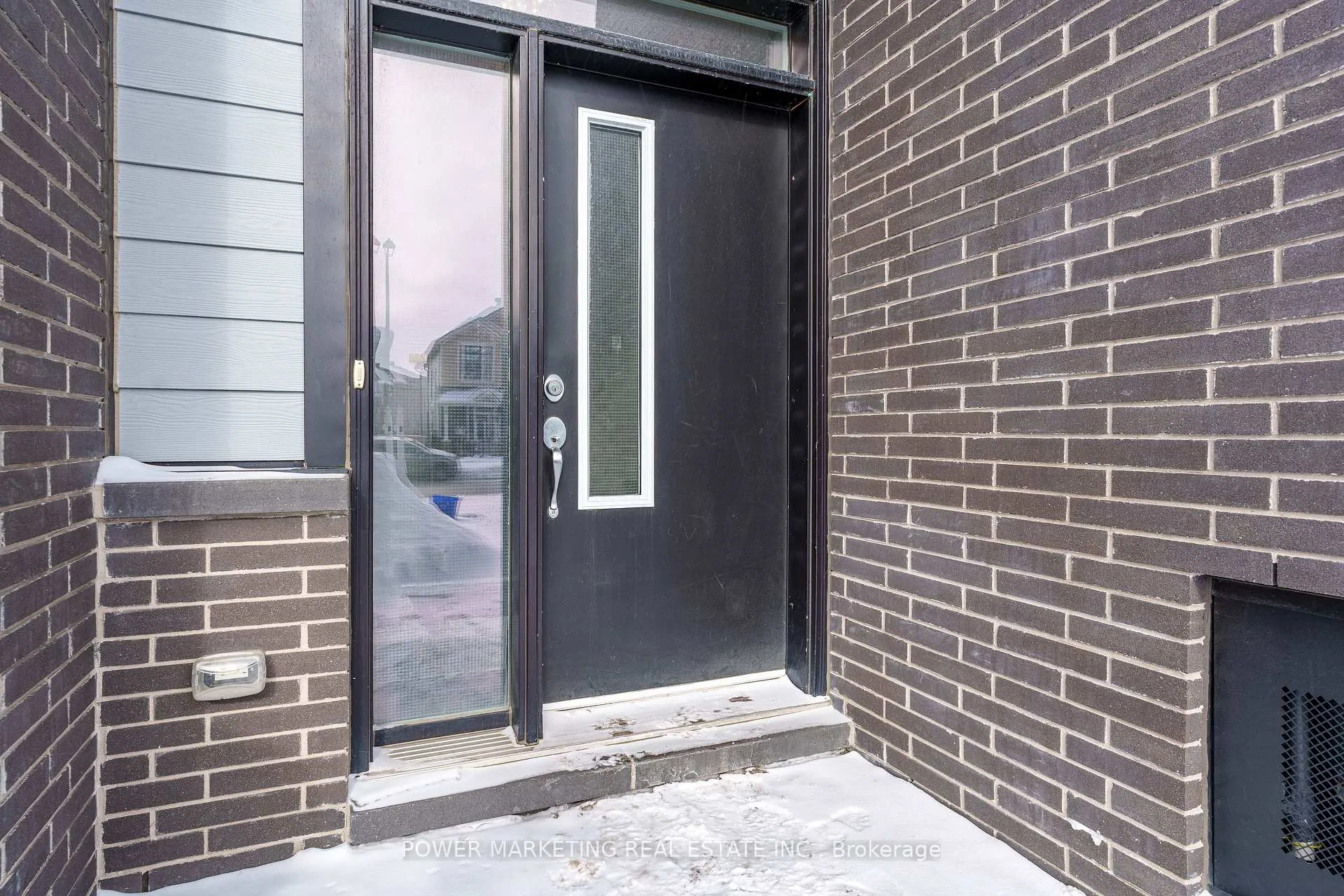 Photo 3 of 431 Cope Drive, Ottawa, Kanata - Emerald Meadows/Trailwest — HOMEH