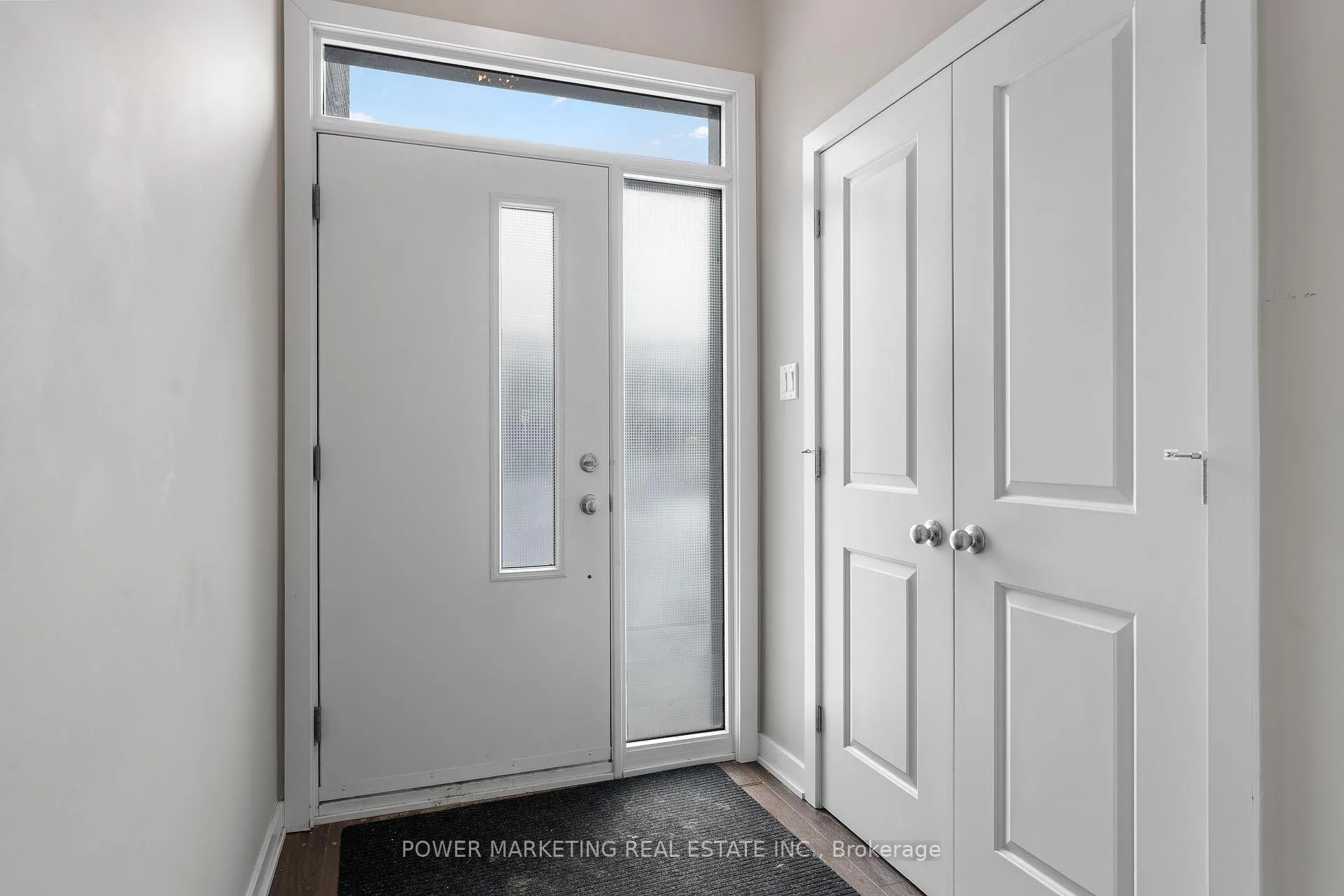 Photo 4 of 431 Cope Drive, Ottawa, Kanata - Emerald Meadows/Trailwest — HOMEH