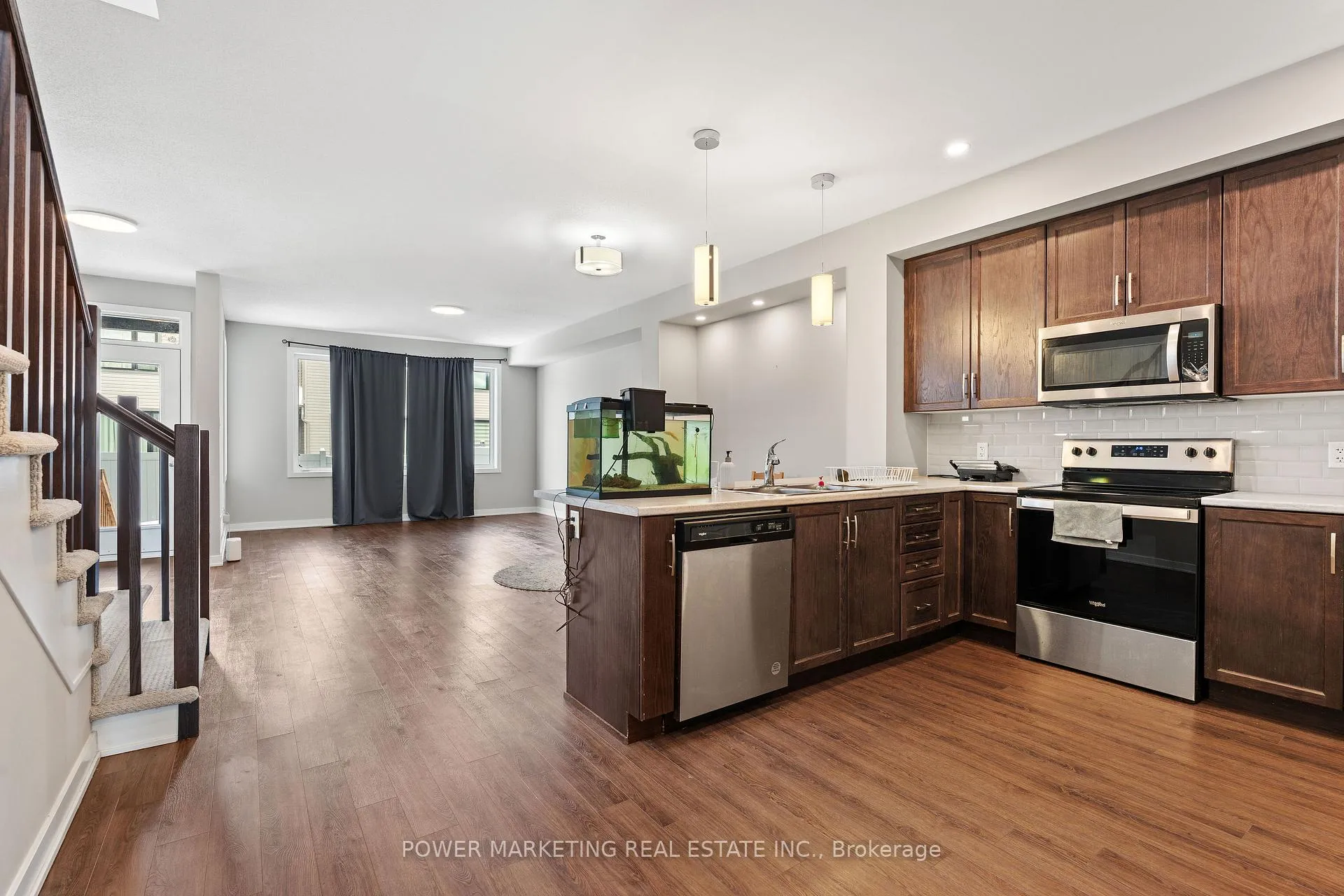 Photo 5 of 431 Cope Drive, Ottawa, Kanata - Emerald Meadows/Trailwest — HOMEH