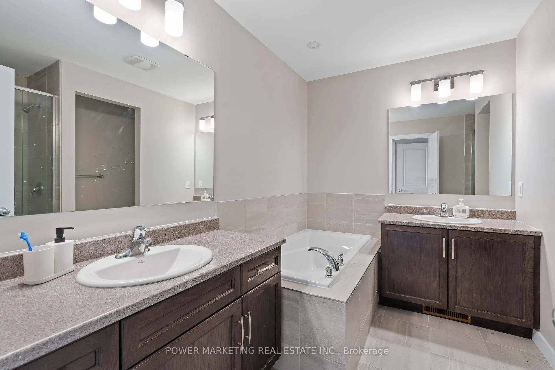 Photo 17 of 431 Cope Drive, Ottawa, Kanata - Emerald Meadows/Trailwest — HOMEH
