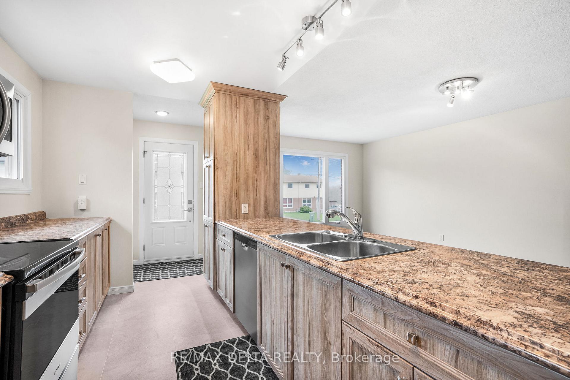 Photo 16 of 68 Boyd Street, Champlain, Vankleek Hill — HOMEH