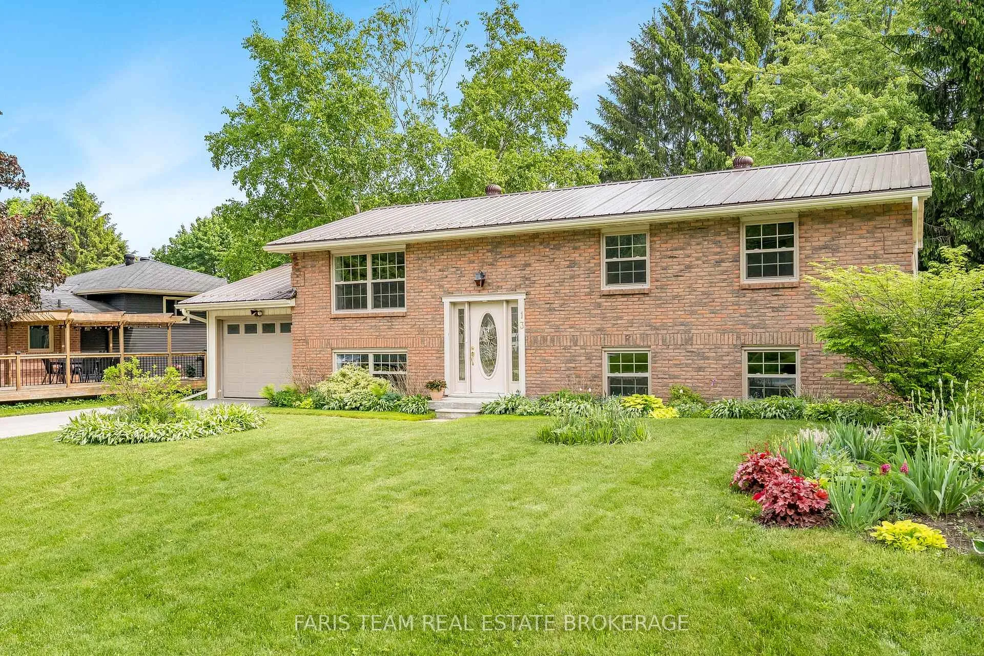 Photo 1 of 13 Jardine Crescent, Clearview, Creemore — HOMEH