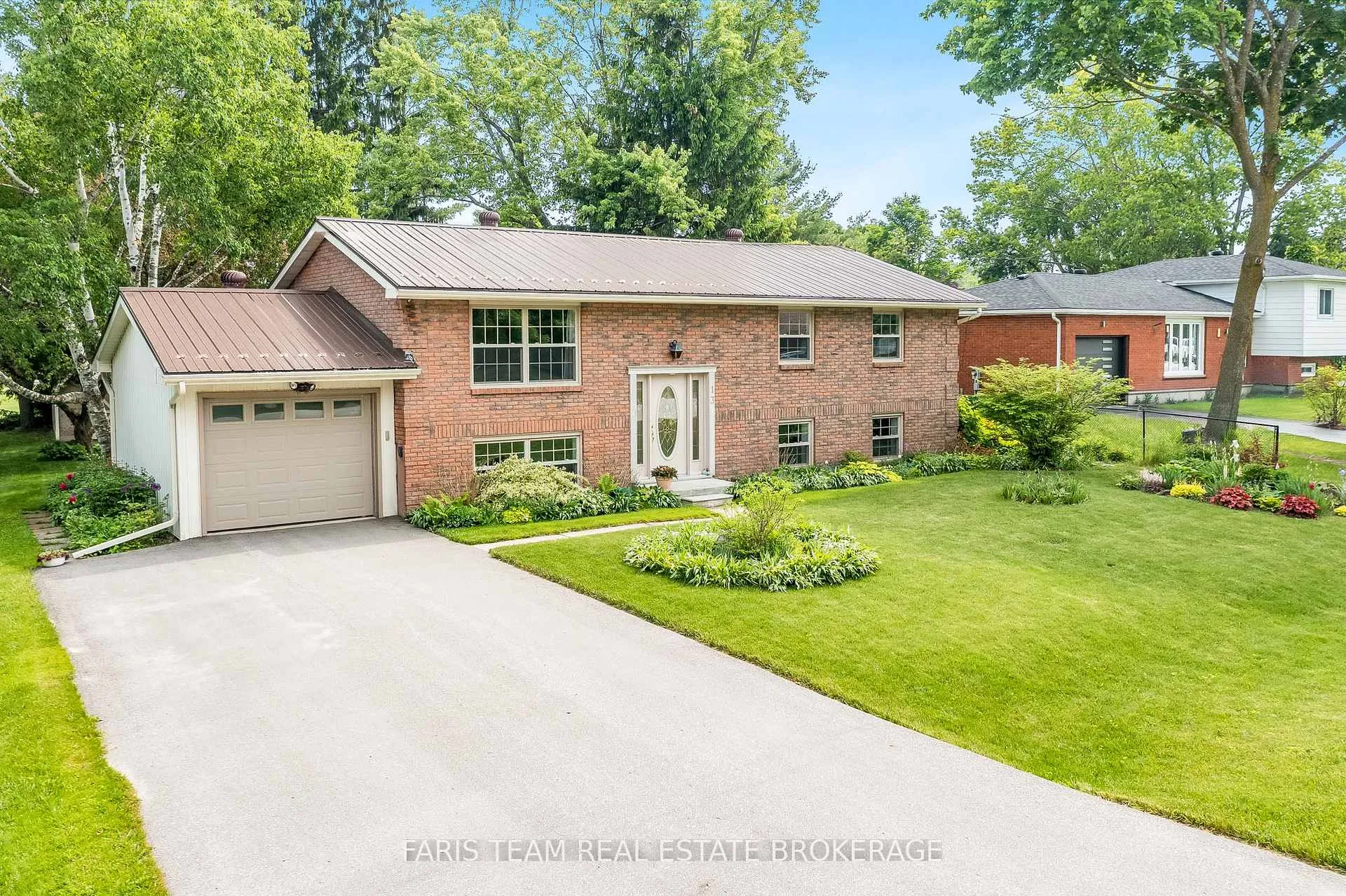 Photo 2 of 13 Jardine Crescent, Clearview, Creemore — HOMEH