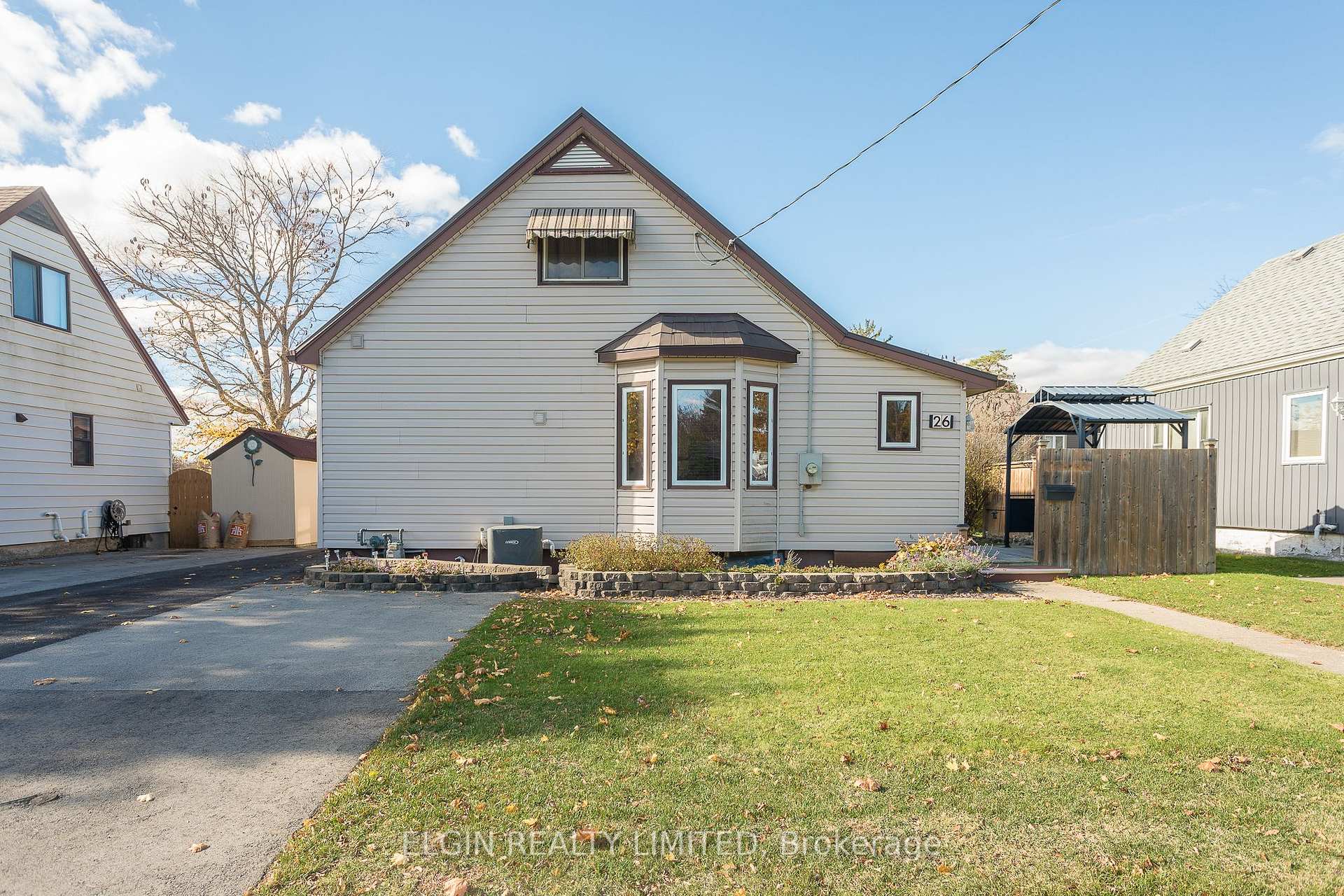 Photo 3 of 26 Parkside Drive, St. Thomas — HOMEH
