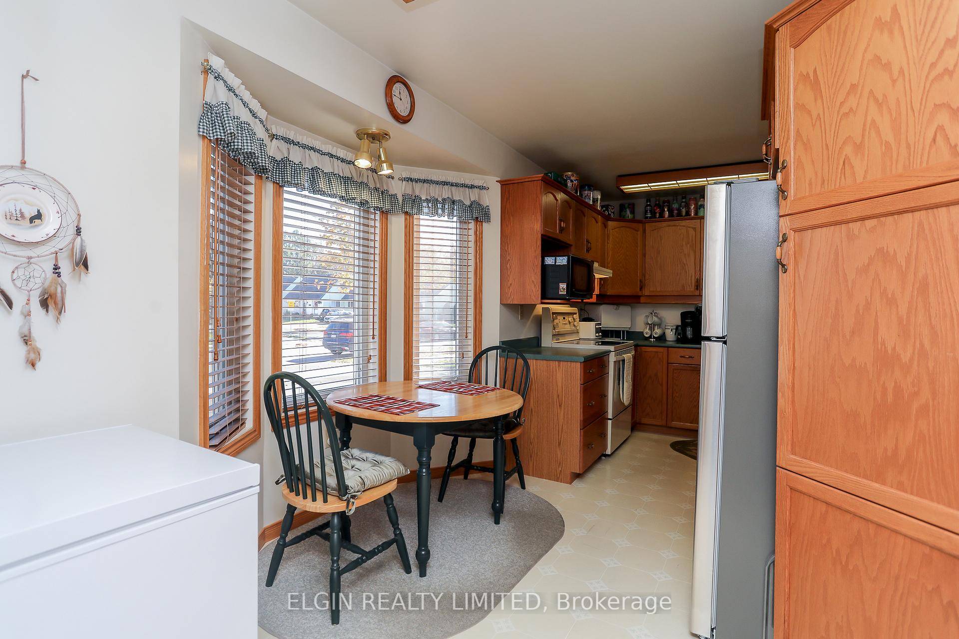 Photo 8 of 26 Parkside Drive, St. Thomas — HOMEH