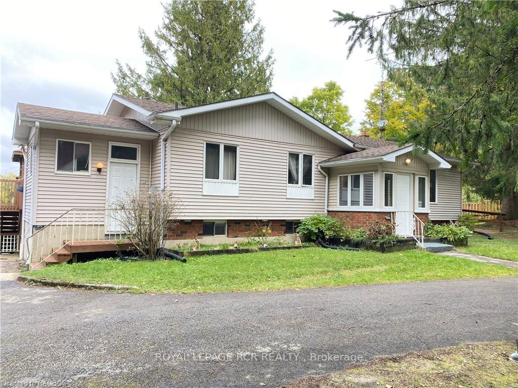 Photo 3 of 683015 Chatsworth Road 24, Chatsworth — HOMEH