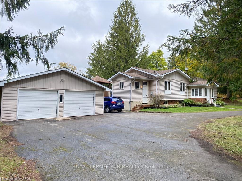 Photo 4 of 683015 Chatsworth Road 24, Chatsworth — HOMEH