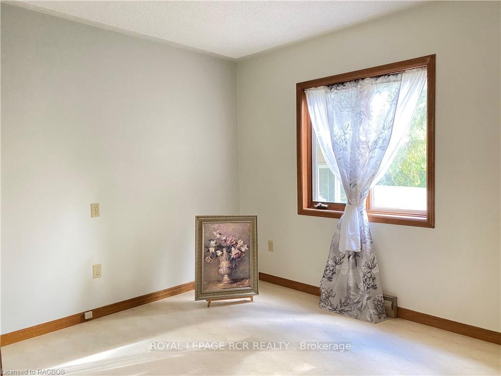 Photo 21 of 683015 Chatsworth Road 24, Chatsworth — HOMEH