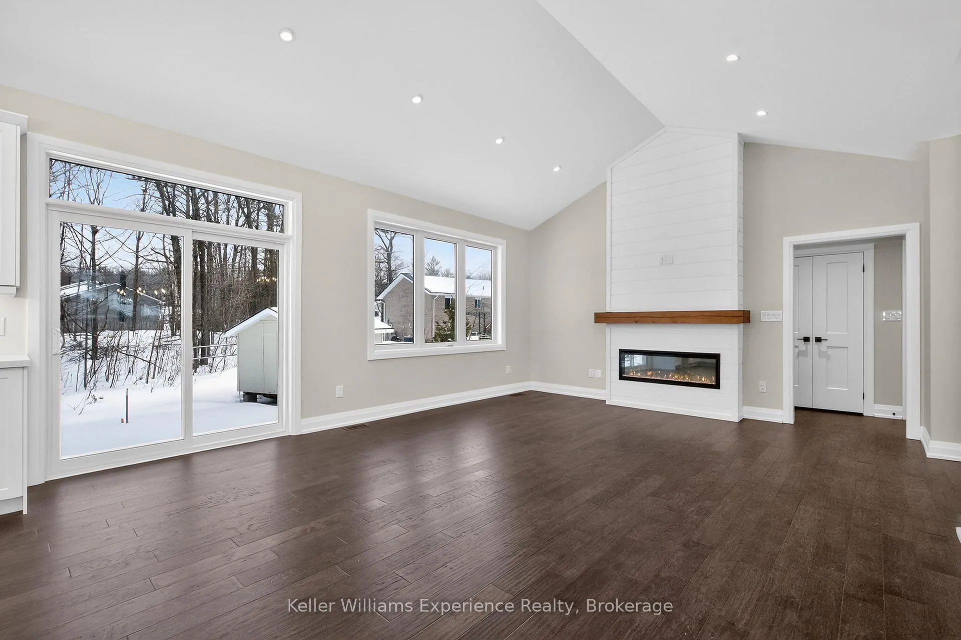 Photo 5 of 62 Rue Vanier, Tiny, Rural Tiny — HOMEH