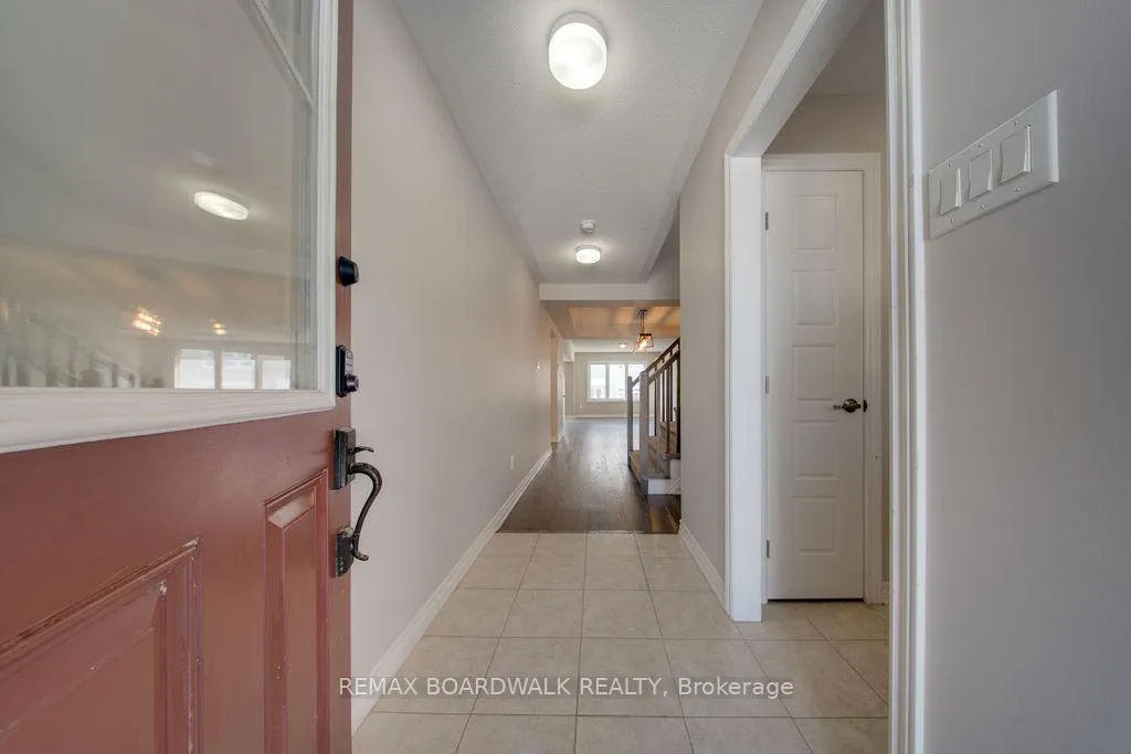 Photo 3 of 132 Conifer Creek Circle, Ottawa, Kanata - Emerald Meadows/Trailwest — HOMEH