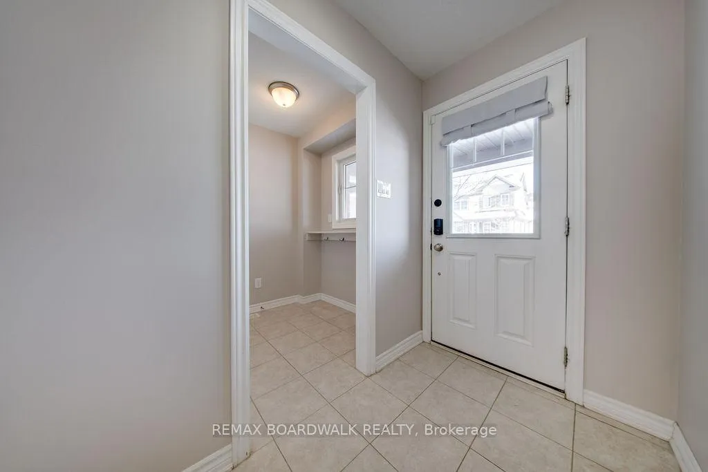 Photo 4 of 132 Conifer Creek Circle, Ottawa, Kanata - Emerald Meadows/Trailwest — HOMEH
